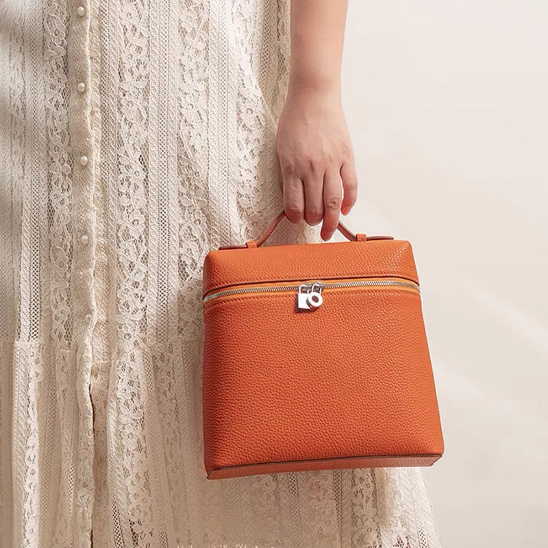 AKAVA Luxurious Sling Bag